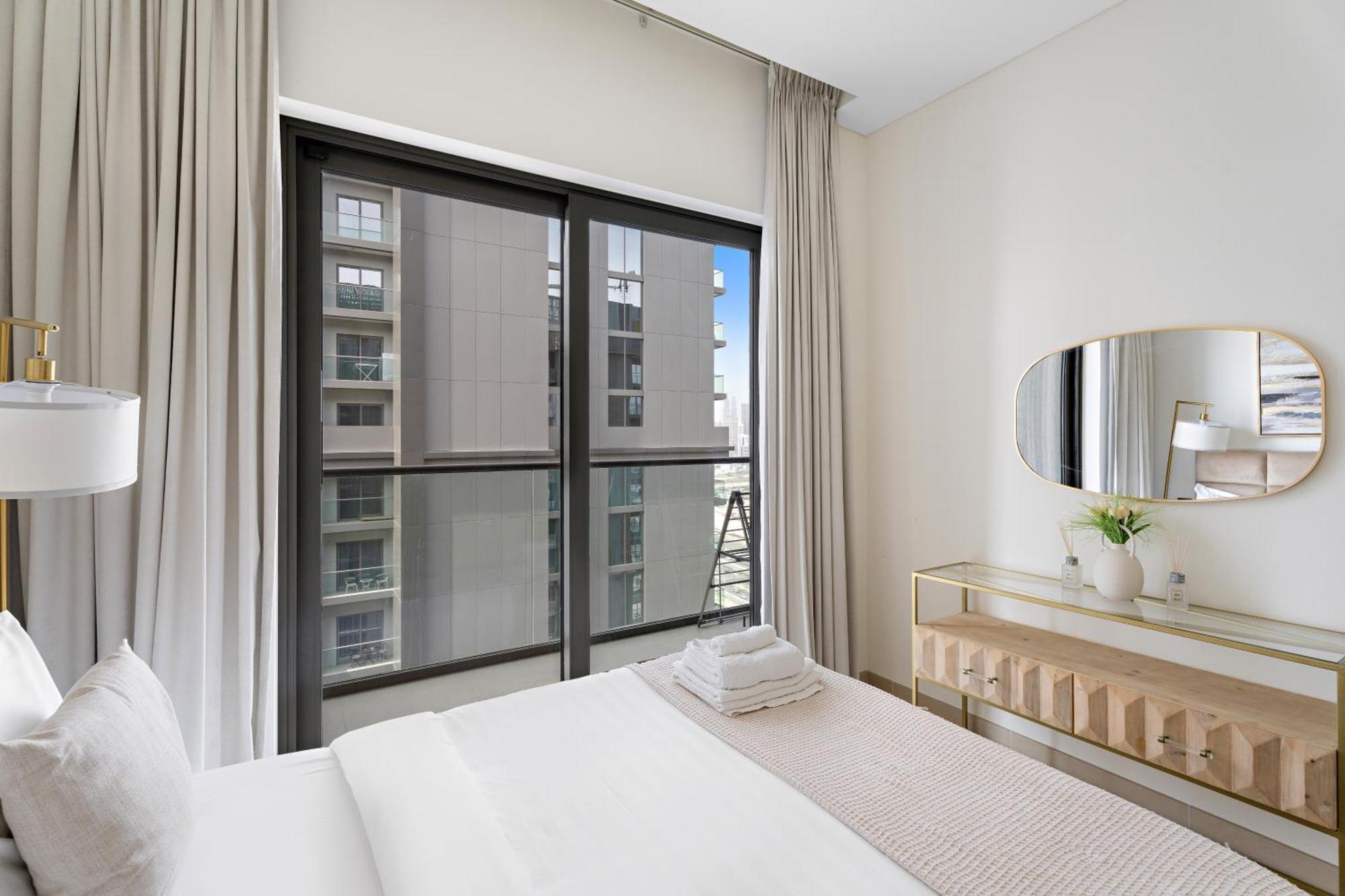 Beautiful 2 Bedroom Next To Business Bay - Sobha Creek Vista شقة