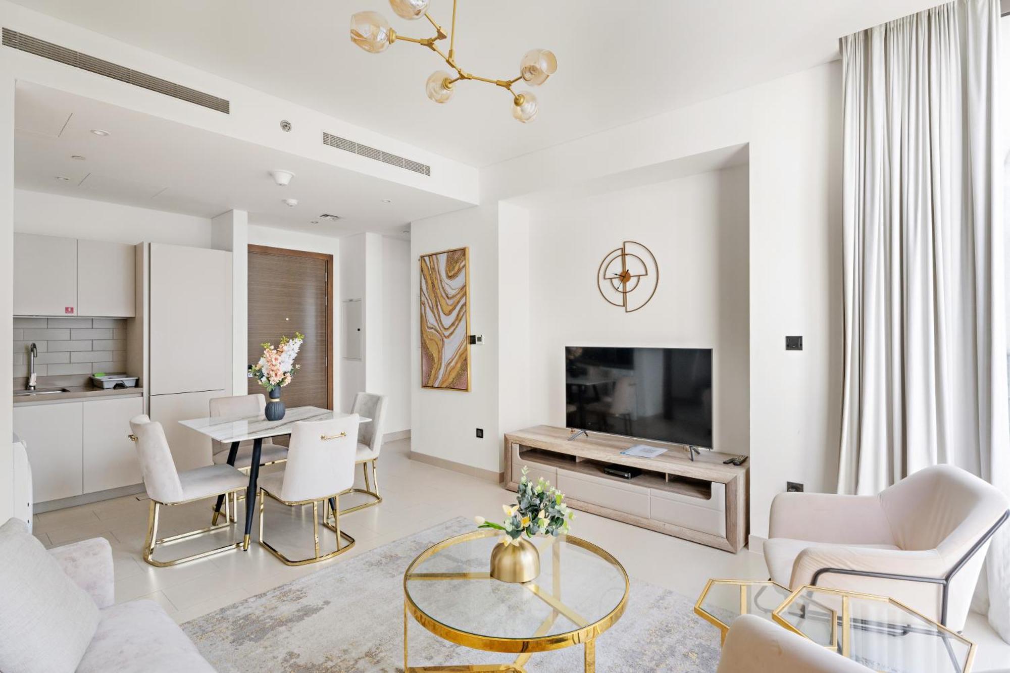 Beautiful 2 Bedroom Next To Business Bay - Sobha Creek Vista شقة *